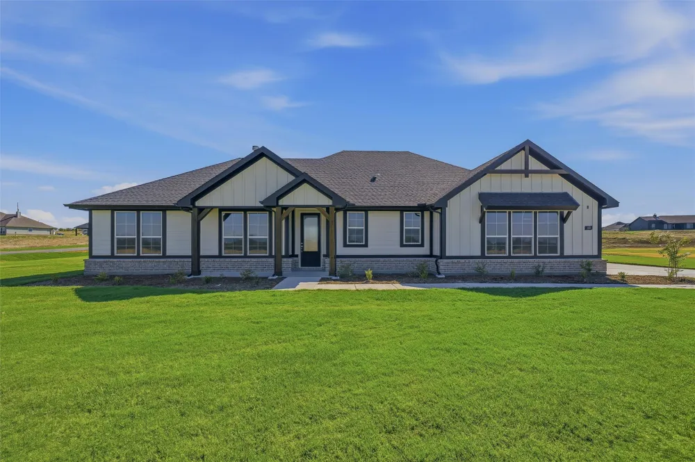 149 Big Sky Road Decatur, TX 76234