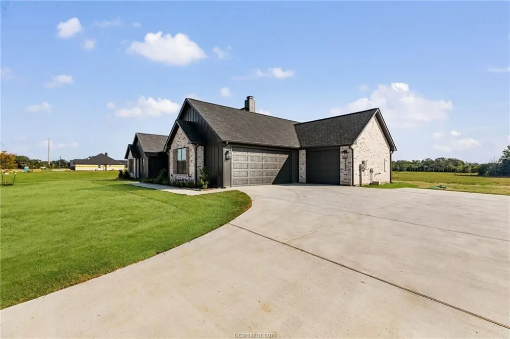 2433 Coronado Estates Drive Bryan, TX 77808