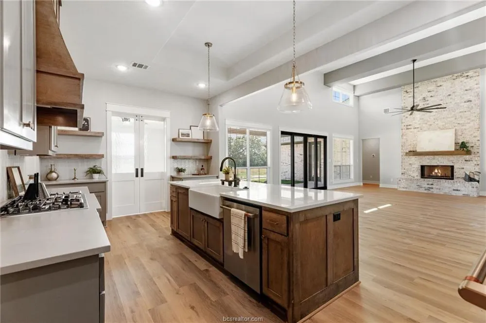 2433 Coronado Estates Drive Bryan, TX 77808