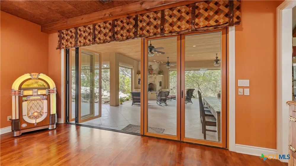 30045 Fm 3009 New Braunfels, TX 78132