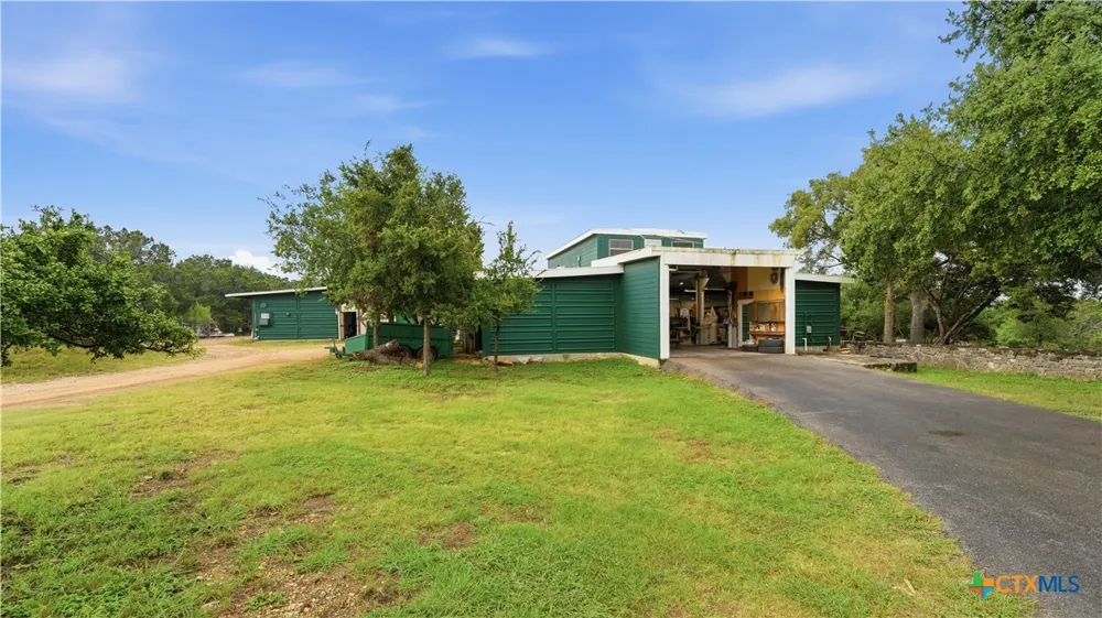 30045 Fm 3009 New Braunfels, TX 78132
