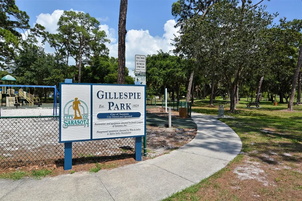 1685 6TH STREET Sarasota, FL 34236