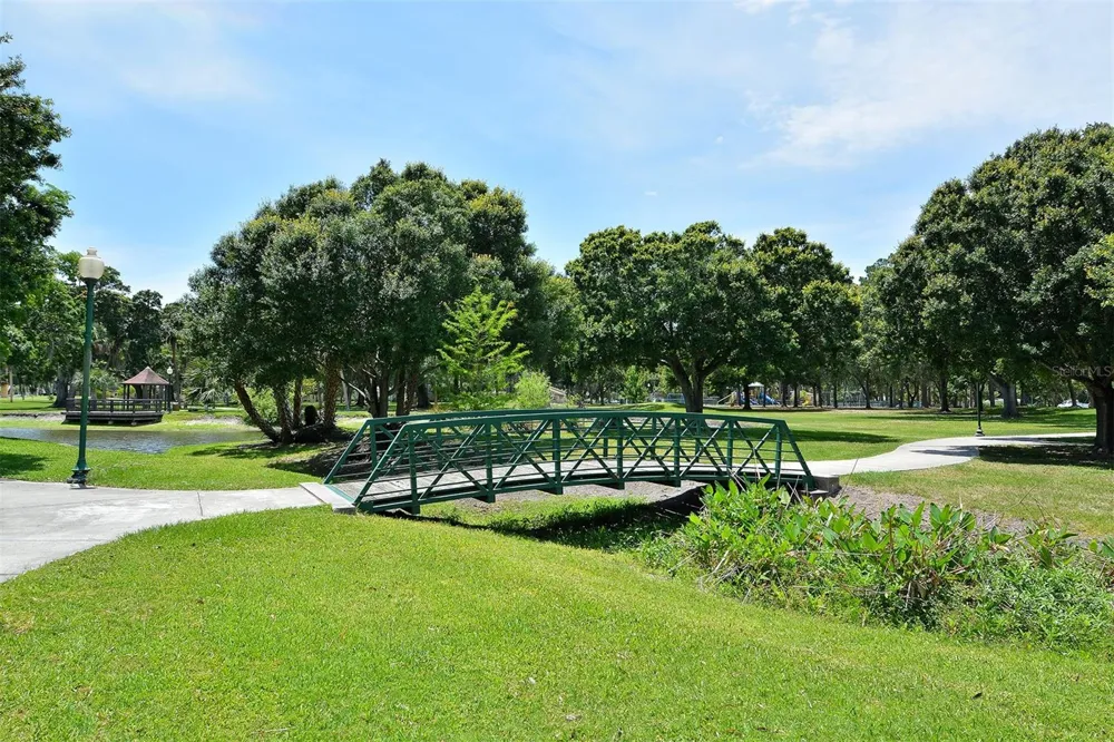 1685 6TH STREET Sarasota, FL 34236