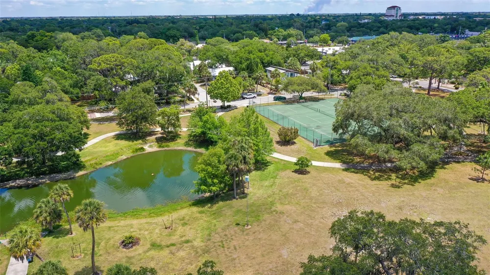 1685 6TH STREET Sarasota, FL 34236