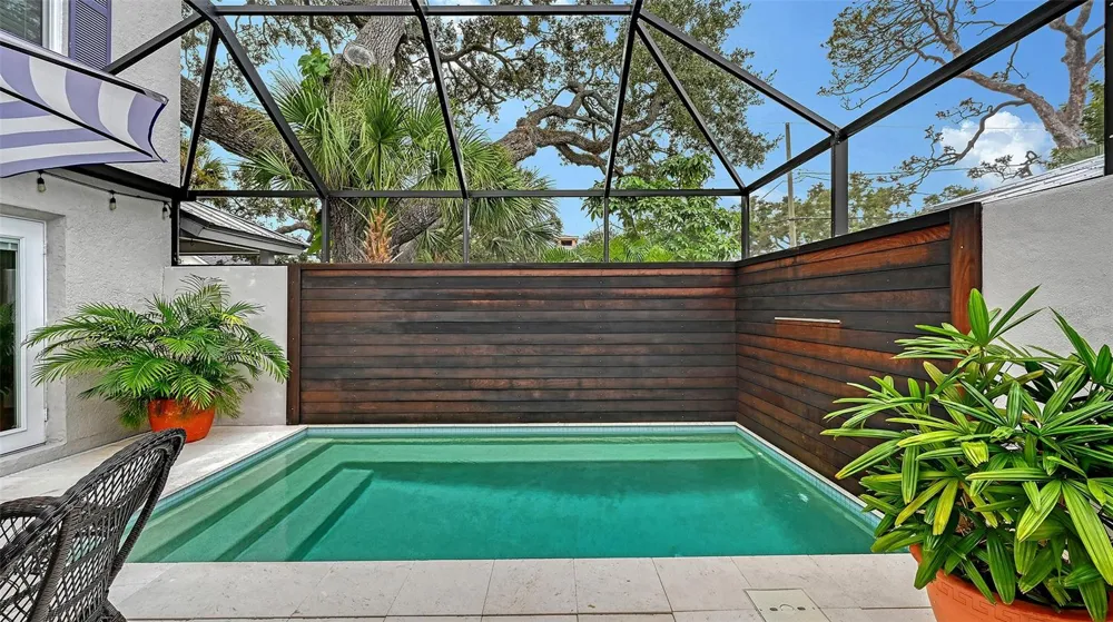 1685 6TH STREET Sarasota, FL 34236