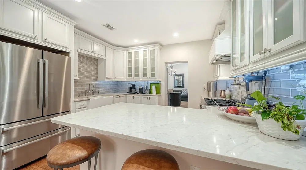 1685 6TH STREET Sarasota, FL 34236