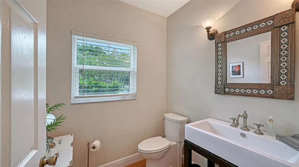 1685 6TH STREET Sarasota, FL 34236