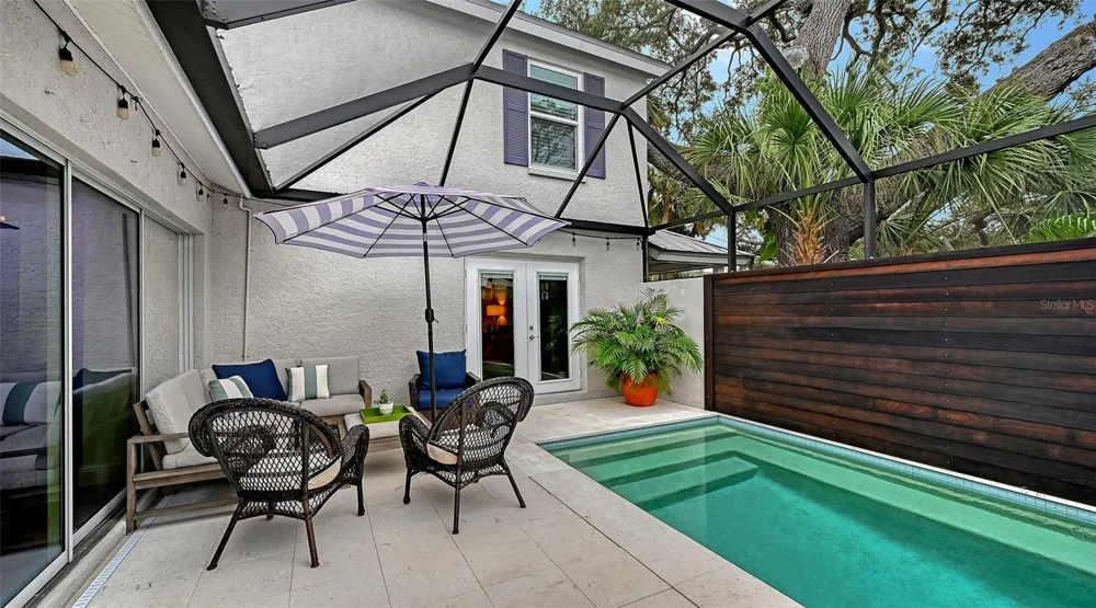 1685 6TH STREET Sarasota, FL 34236