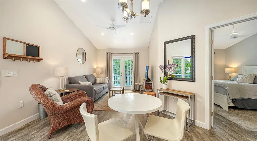 1685 6TH STREET Sarasota, FL 34236