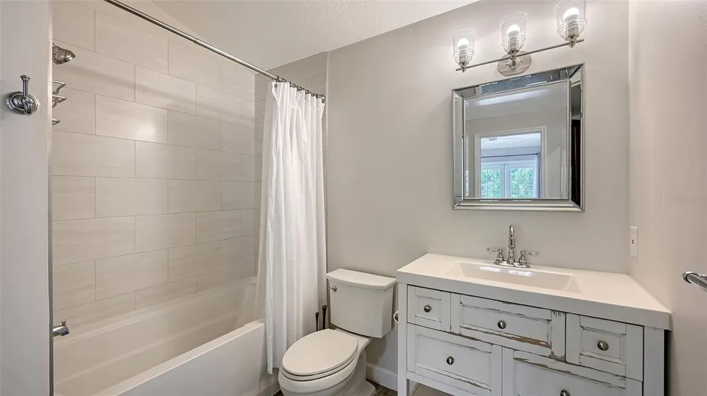 1685 6TH STREET Sarasota, FL 34236