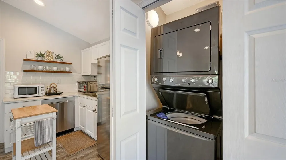 1685 6TH STREET Sarasota, FL 34236