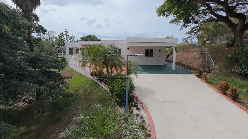 CALLE GOLONDRINA HACIENDAS DE CANOVANAS #D-23 Canovanas, PR 00729