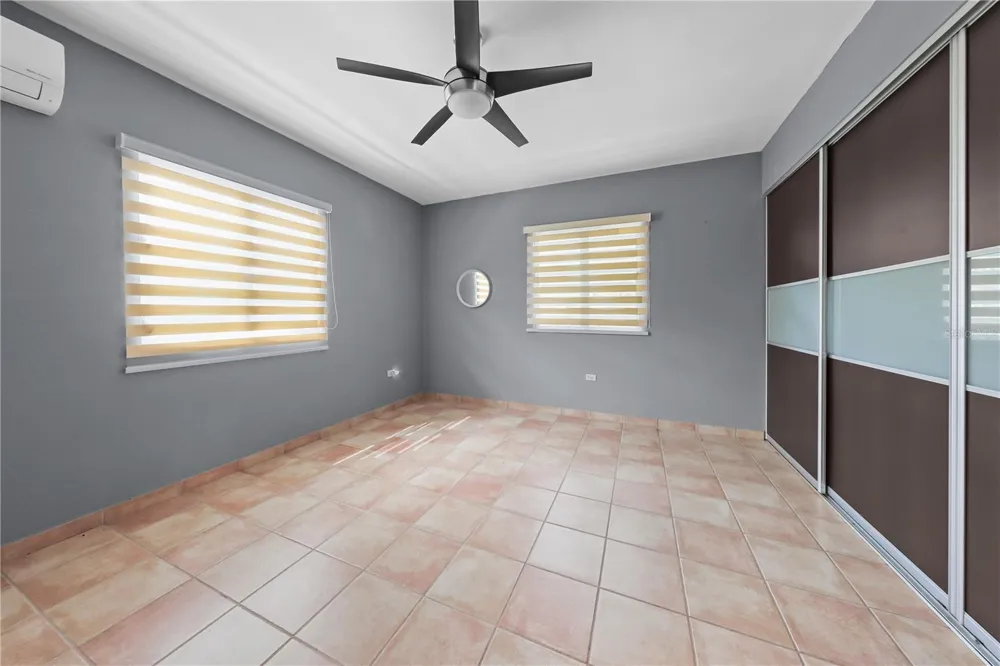 CALLE GOLONDRINA HACIENDAS DE CANOVANAS #D-23 Canovanas, PR 00729
