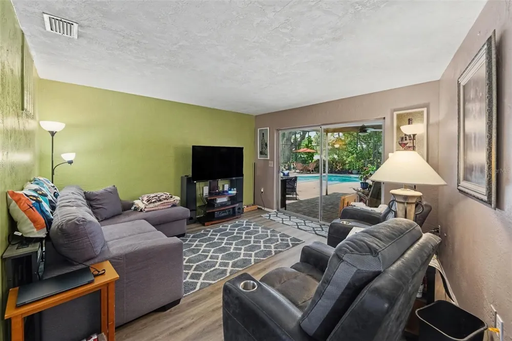 3061 ALT 19 Palm Harbor, FL 34683