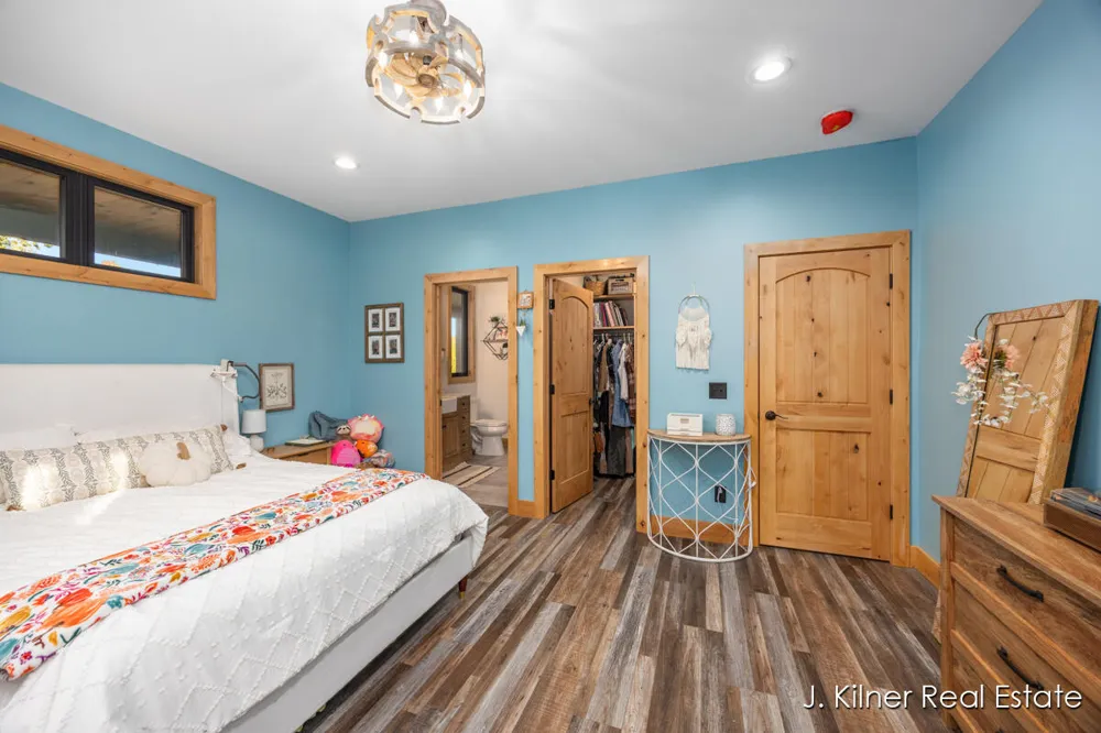 4390 22 Mile Road NW Tyrone Township, MI 49330