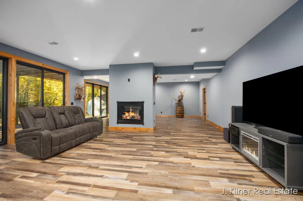 4390 22 Mile Road NW Tyrone Township, MI 49330