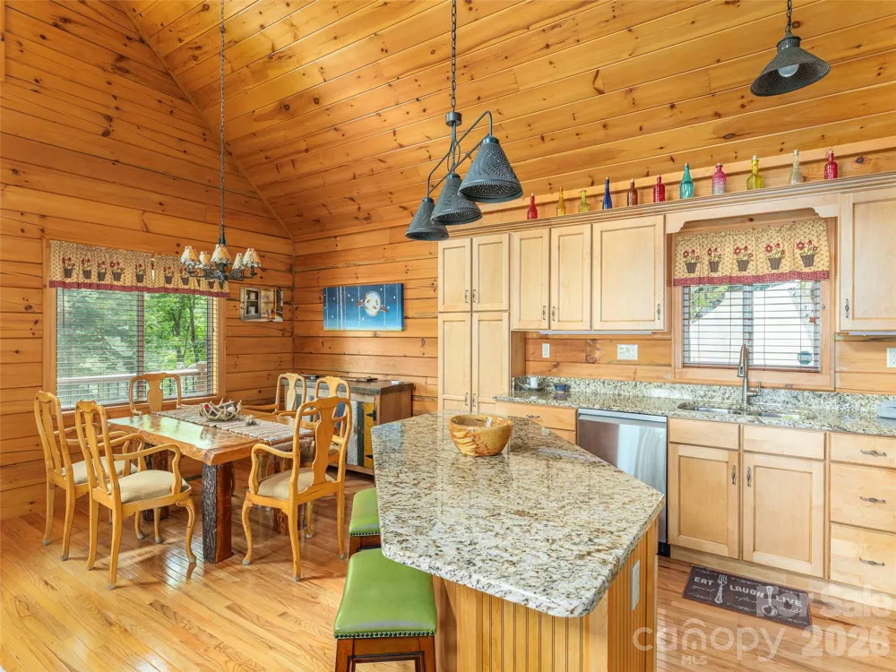 332 Gadohi Trail Maggie Valley, NC 28751