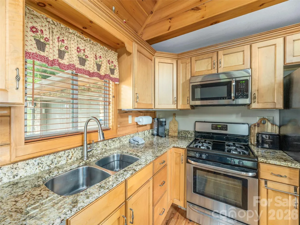 332 Gadohi Trail Maggie Valley, NC 28751