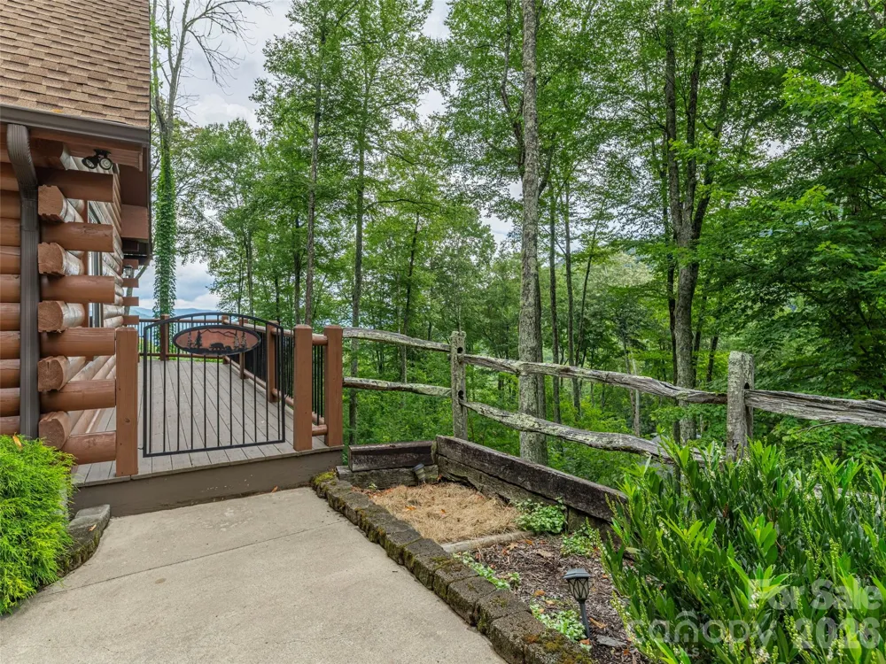 332 Gadohi Trail Maggie Valley, NC 28751