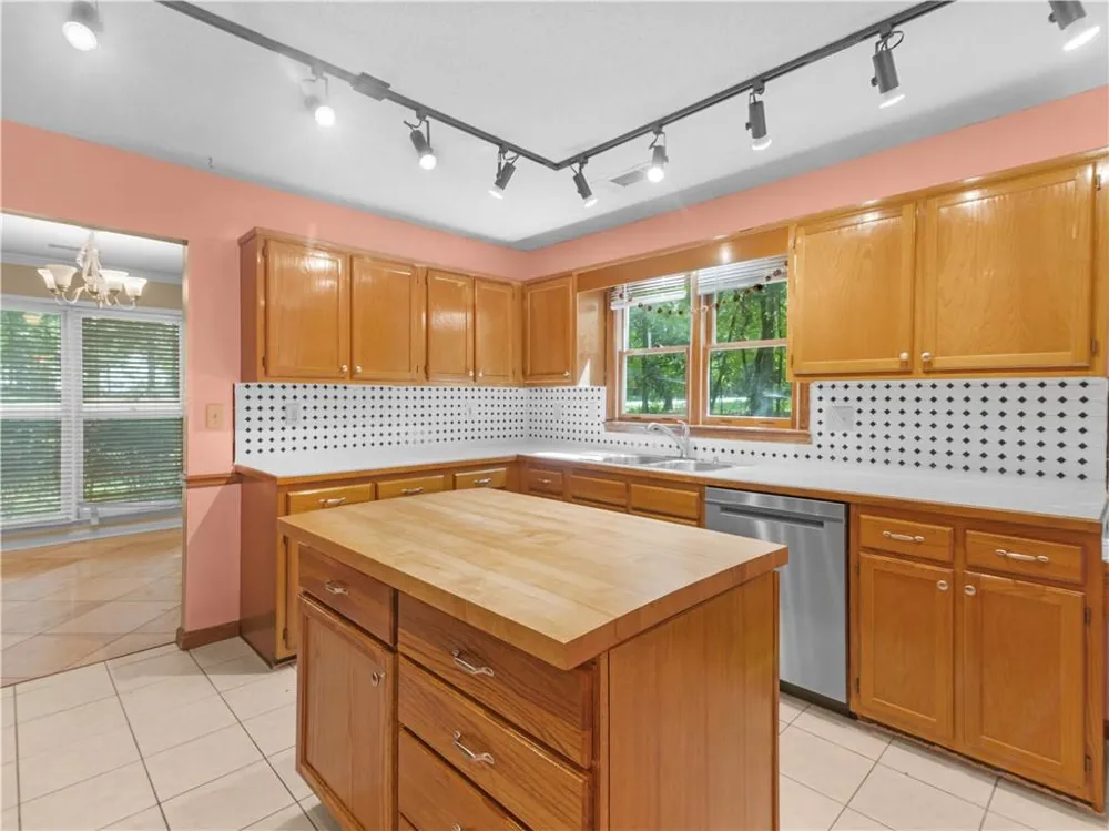 351 Waterford Drive Jonesboro, GA 30238
