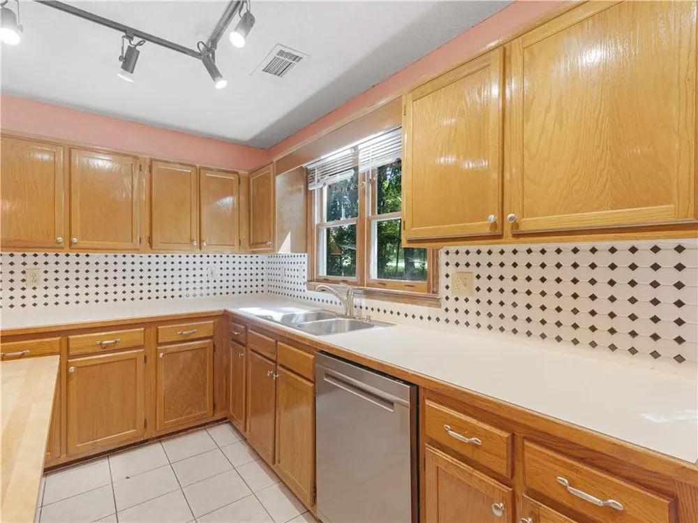 351 Waterford Drive Jonesboro, GA 30238
