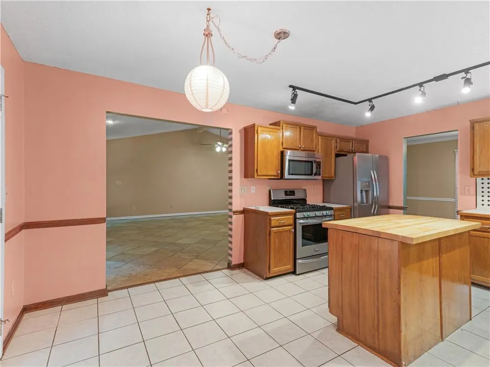 351 Waterford Drive Jonesboro, GA 30238