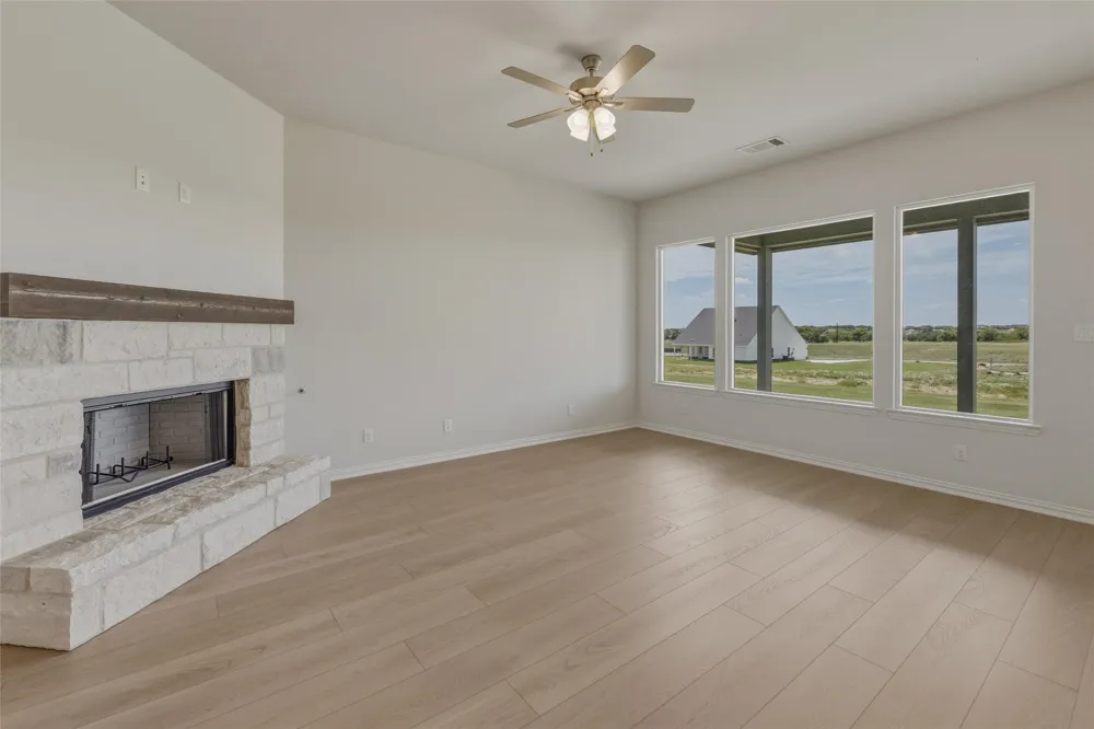 136 Hillview Trail Decatur, TX 76234