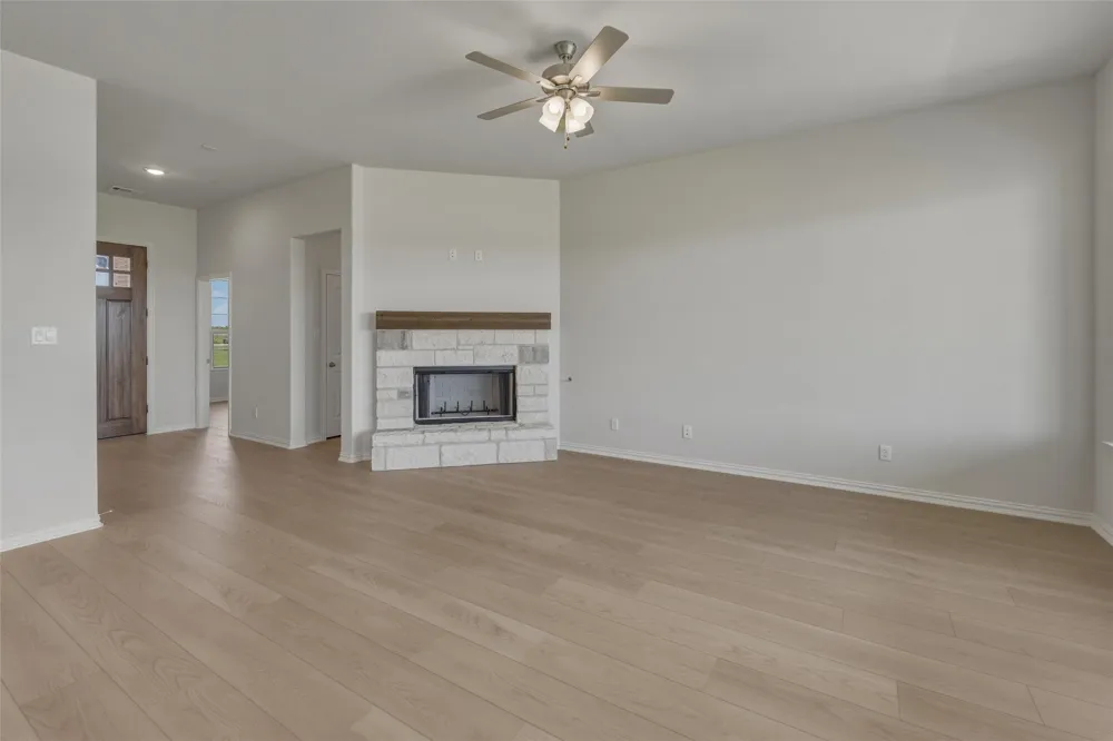 136 Hillview Trail Decatur, TX 76234