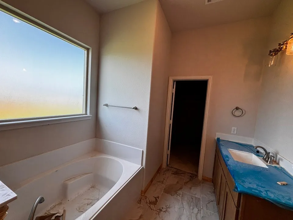 156 Hillview Trail Decatur, TX 76234