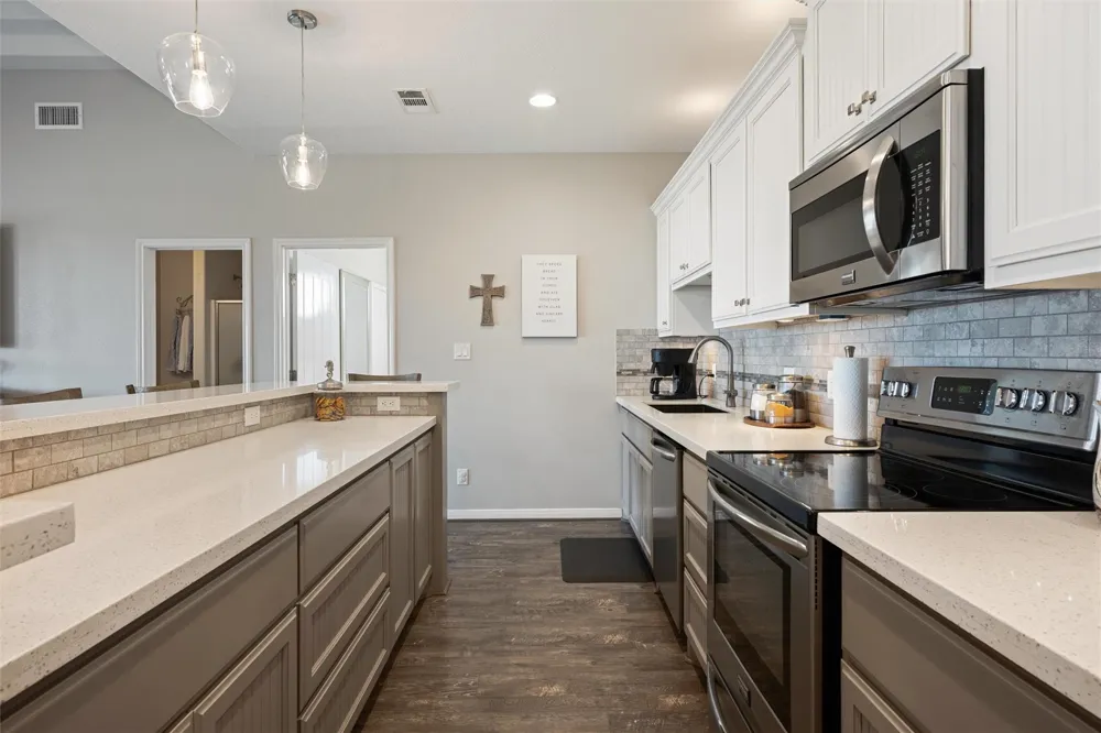 1009 Monkhouse Drive Crystal Beach, TX 77650