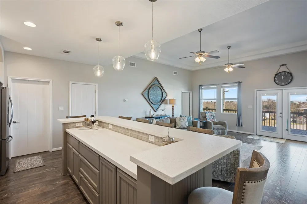 1009 Monkhouse Drive Crystal Beach, TX 77650