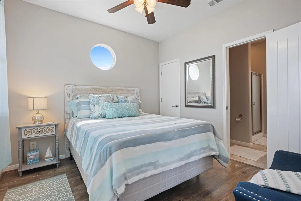 1009 Monkhouse Drive Crystal Beach, TX 77650
