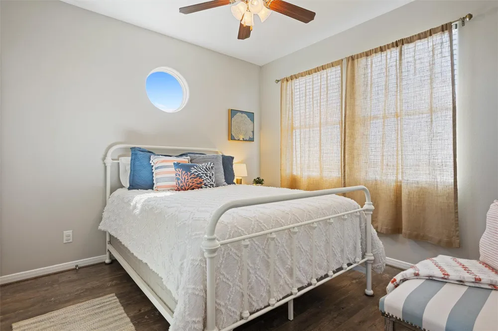 1009 Monkhouse Drive Crystal Beach, TX 77650