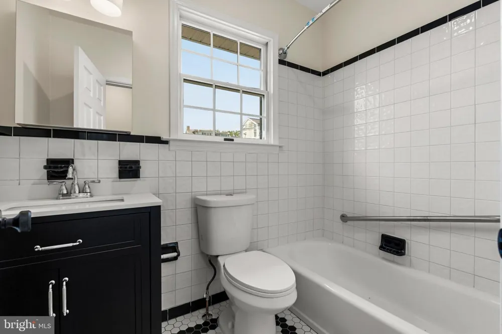 1801 S GLEBE ROAD Arlington, VA 22204