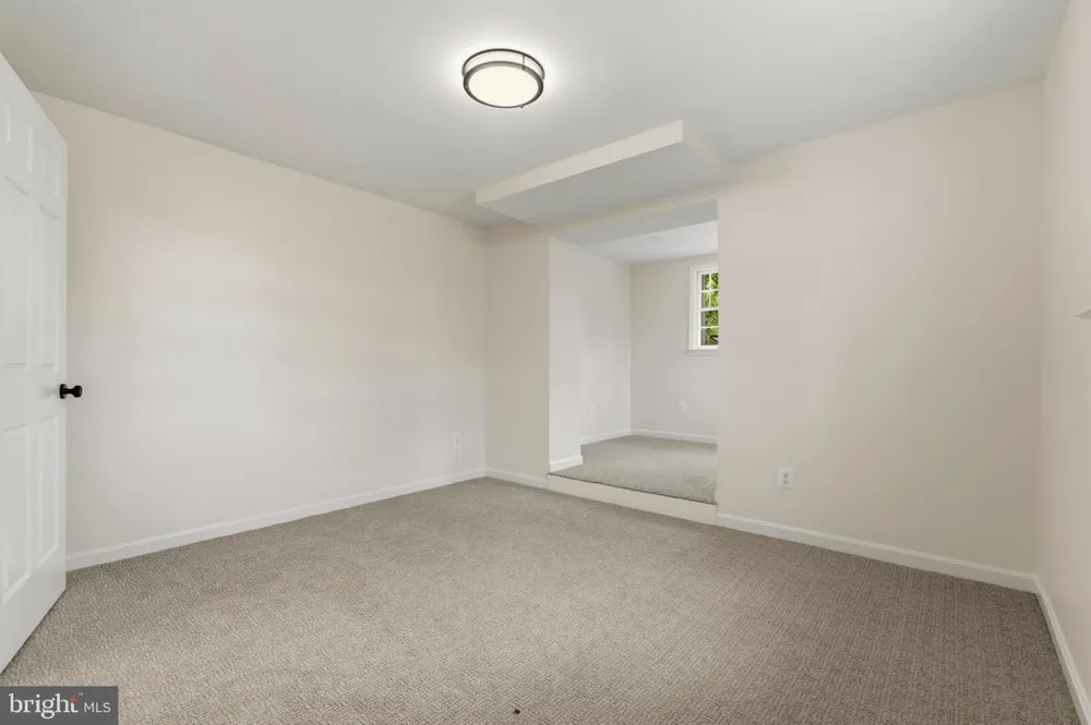 1801 S GLEBE ROAD Arlington, VA 22204
