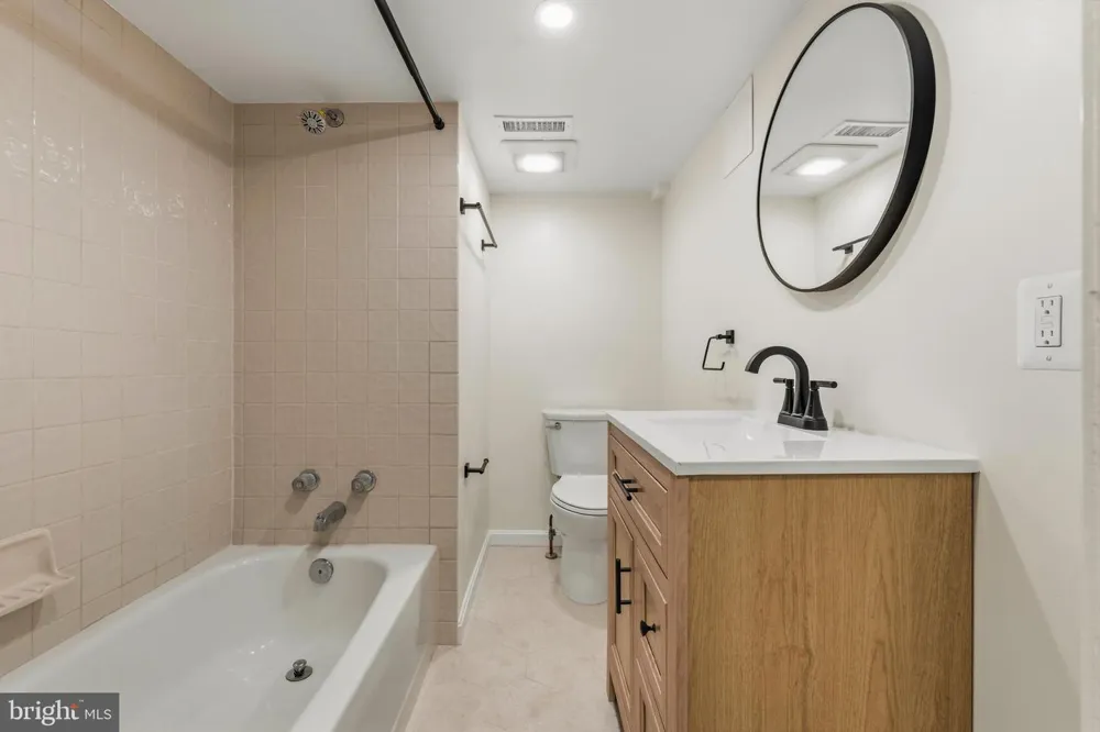 1801 S GLEBE ROAD Arlington, VA 22204