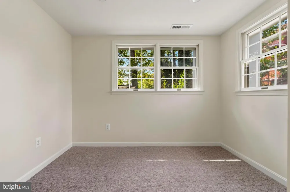 1801 S GLEBE ROAD Arlington, VA 22204