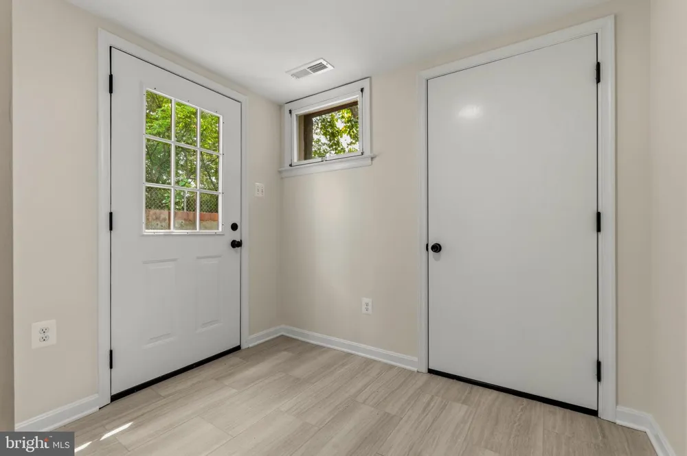 1801 S GLEBE ROAD Arlington, VA 22204