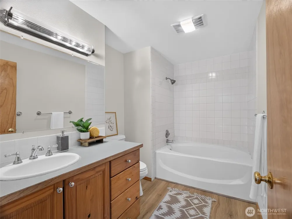 3218 Division Street Enumclaw, WA 98022
