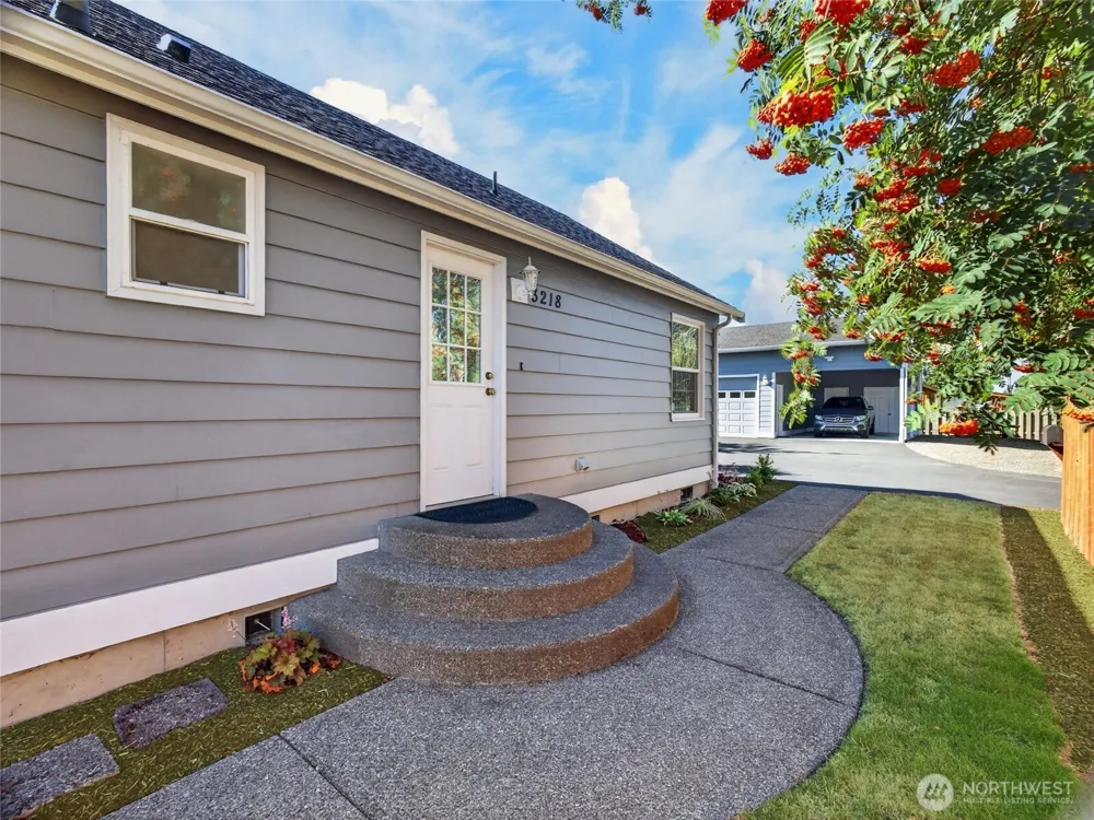 3218 Division Street Enumclaw, WA 98022
