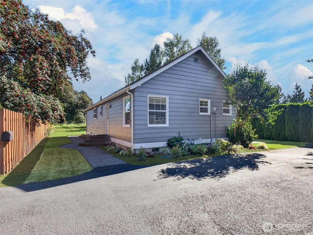 3218 Division Street Enumclaw, WA 98022