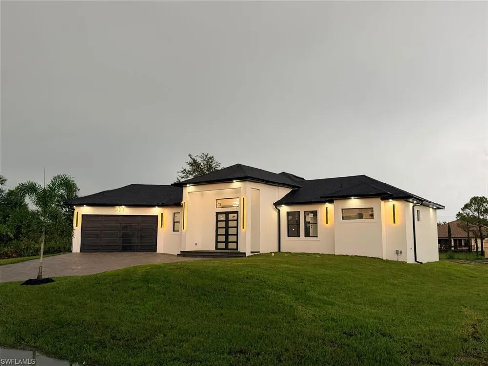 808 Maple Avenue Lehigh Acres, FL 33972