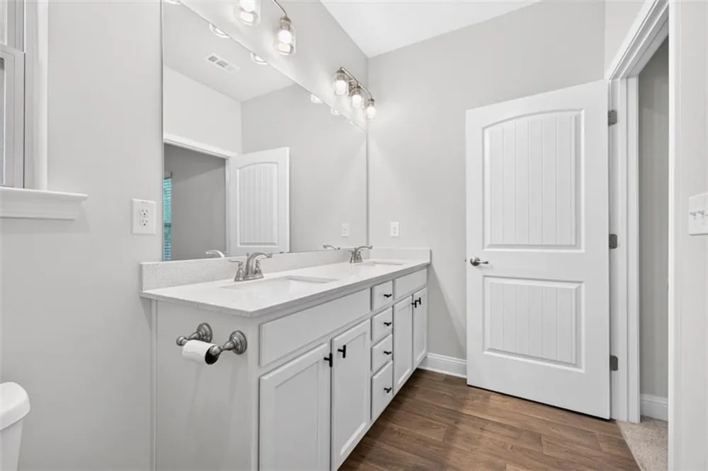 832 Hidden Hollow Circle Commerce, GA 30529