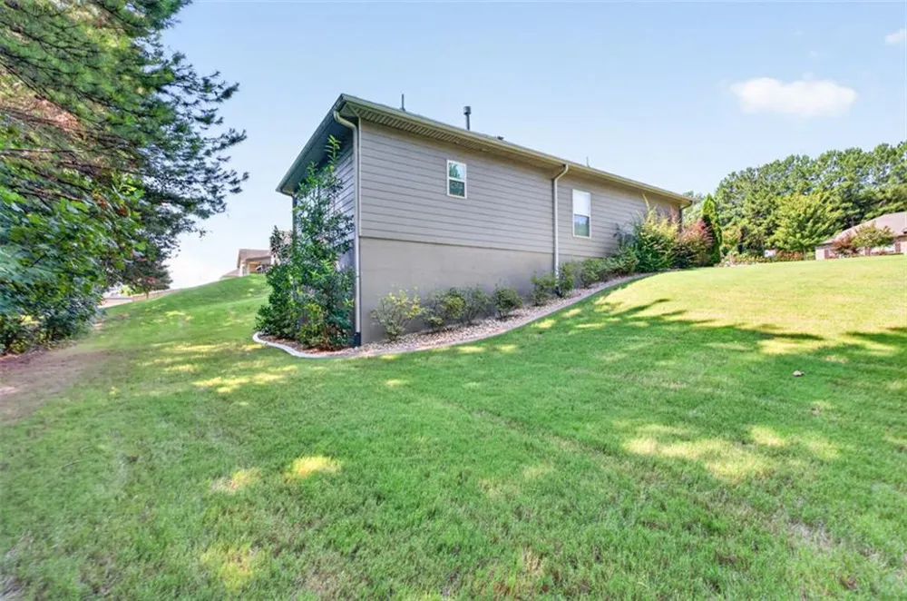 832 Hidden Hollow Circle Commerce, GA 30529
