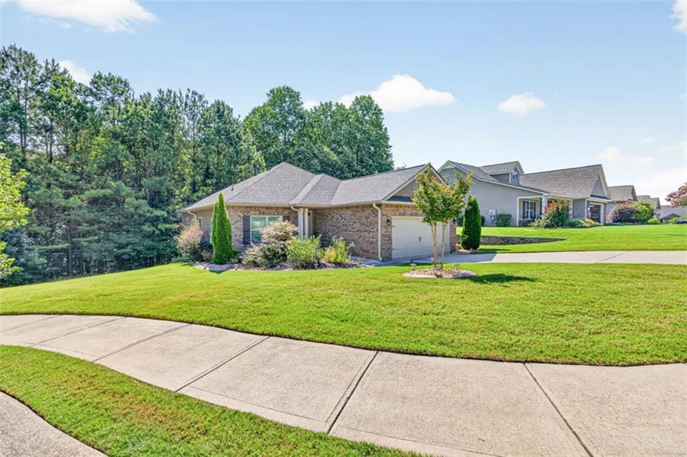 832 Hidden Hollow Circle Commerce, GA 30529