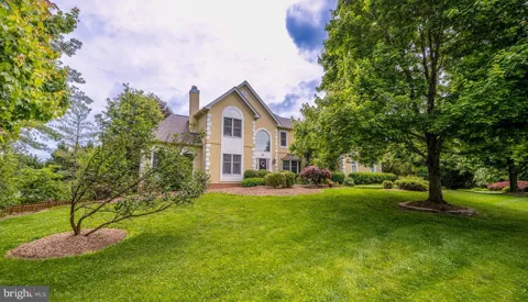 1115 AMANDA DRIVE