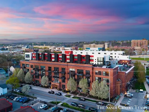 600 Broadway Avenue NW #230
