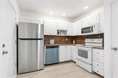 4851 NW 21st Street #203