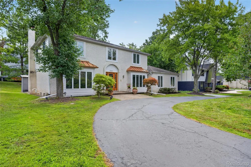 5369 W Bloomfield Lake Road West Bloomfield Charter Township, MI 48323