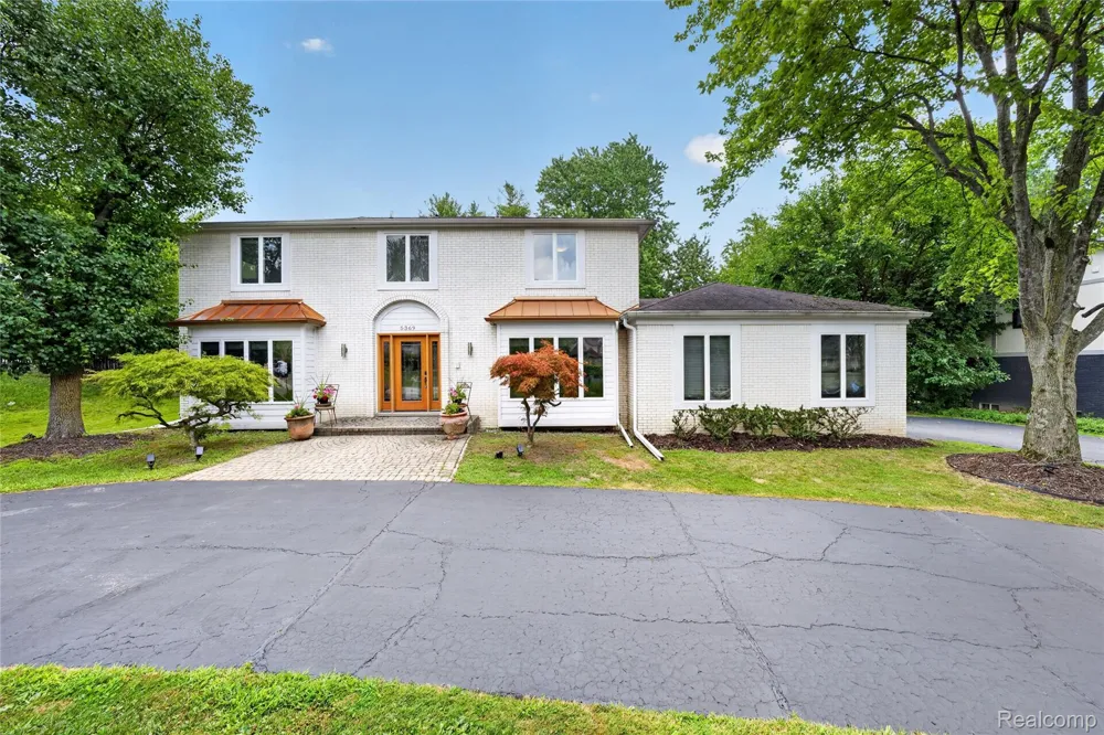 5369 W Bloomfield Lake Road West Bloomfield Charter Township, MI 48323